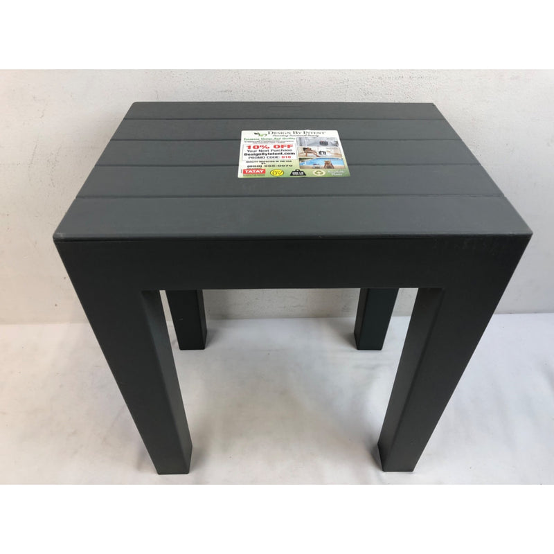 Tatay Indoor/Outdoor Plastic Side Table, 15in