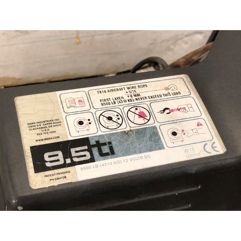 Warn 9.5ti Winch with Remote, Hook and Roller