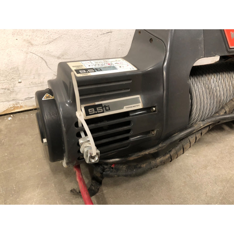Warn 9.5ti Winch with Remote, Hook and Roller