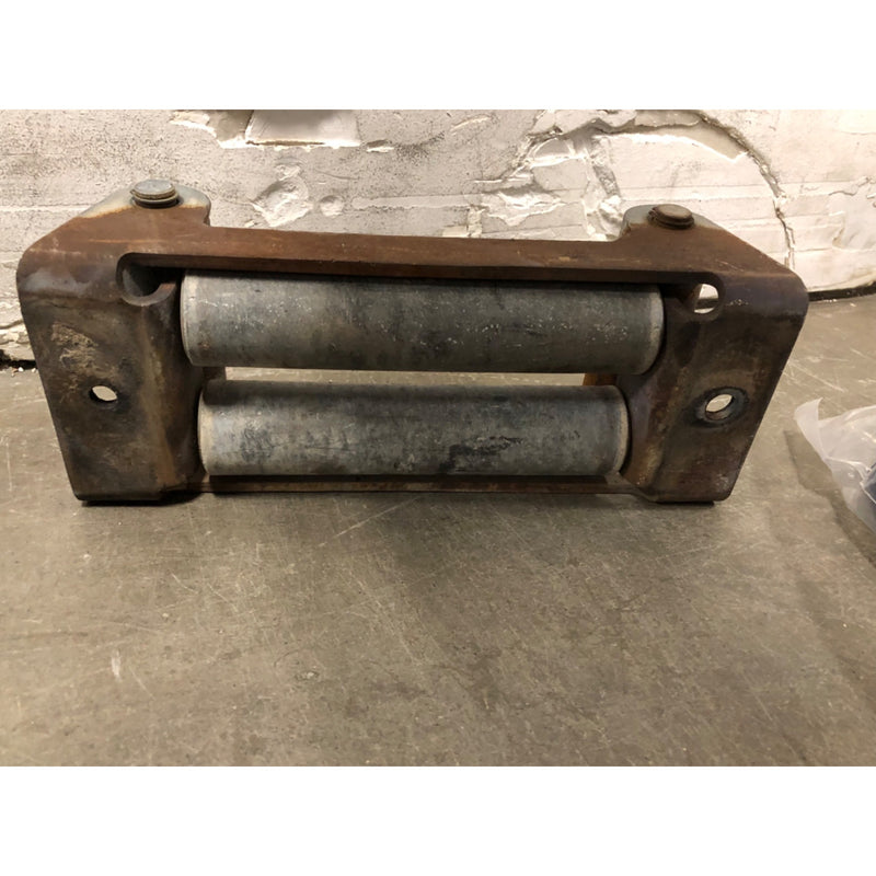 Warn 9.5ti Winch with Remote, Hook and Roller