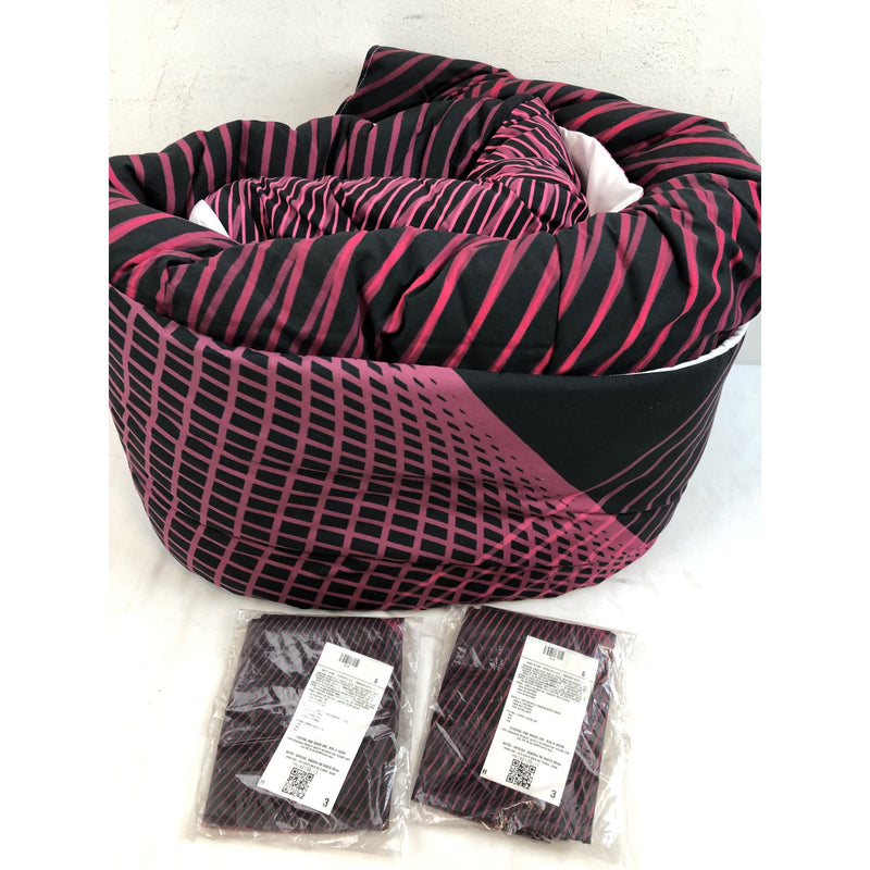 Queen 3 Comforter Set, Pink Lines, Comforter and 2 Shams